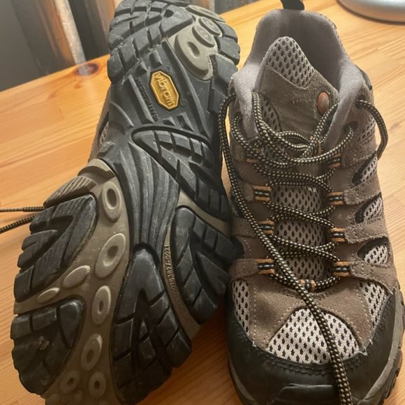 Merrell Hiking Boot - Picture 2 of 3